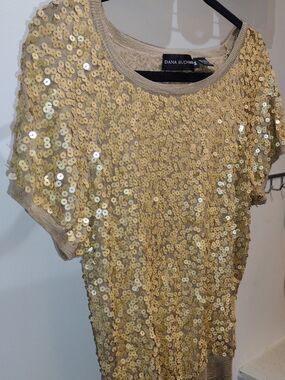 Dana Buchman 100% Silk Gold Sequin Short Sleeve Tee